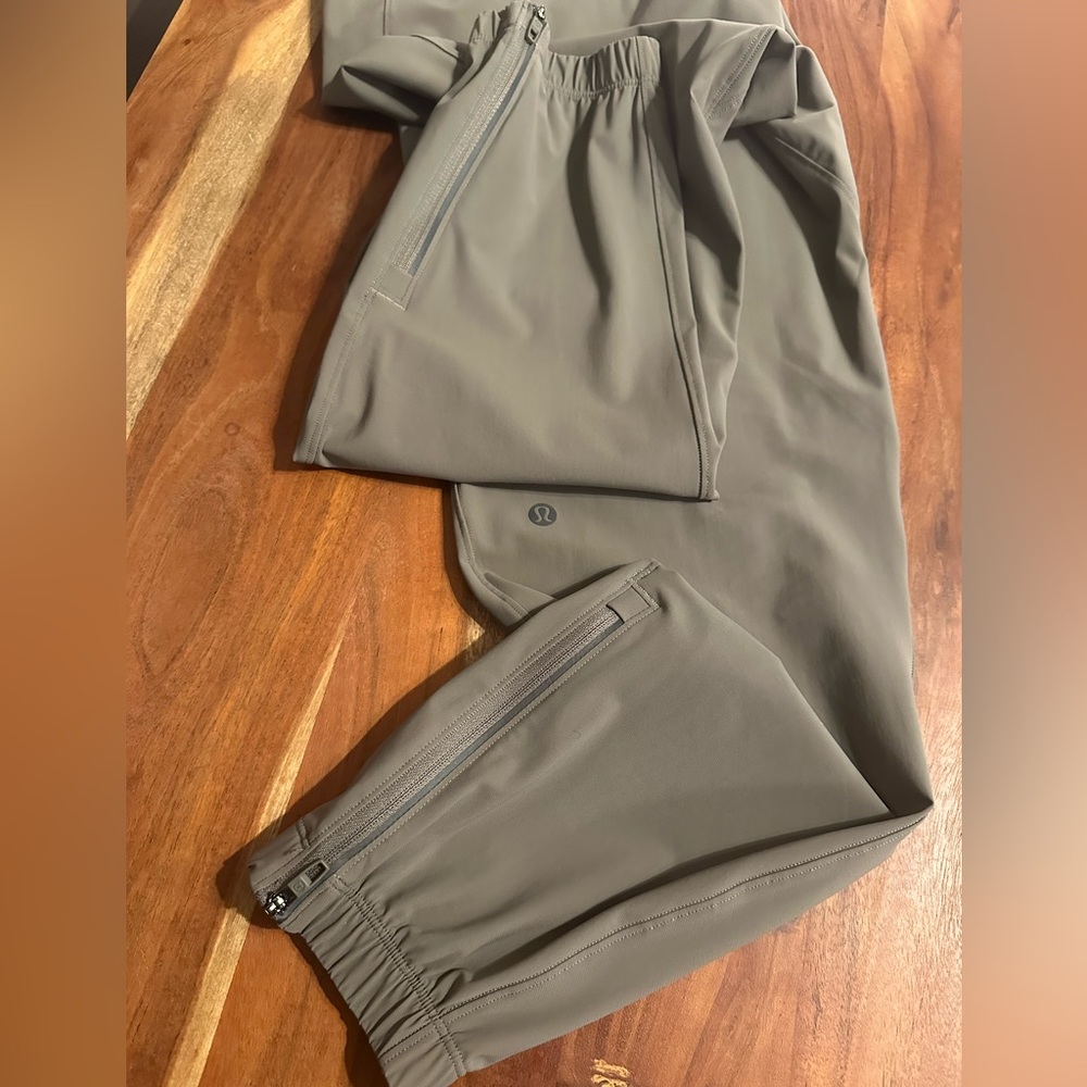 Lululemon surge jogger